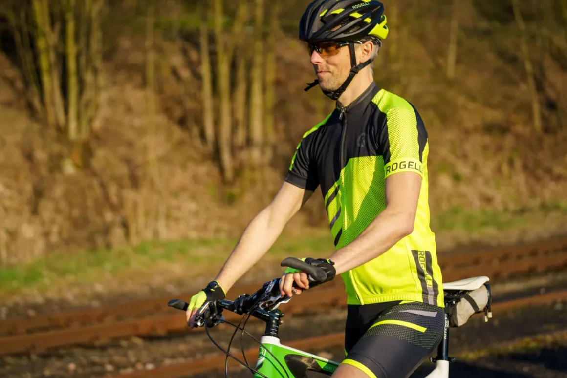 KoszulkakolarskaRogelliTEAM2.0zkrótkimrękawem,odblaskowożółto-czarna