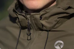 KurtkaprzeciwdeszczowaRogelliCOMMUTERESSENTIALzkapturemibocznymikieszeniami,khaki