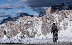 LekkakurtkarowerowaRogelliMONOześrednimociepleniem,szaro-czarna