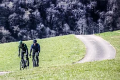 UltralekkakurtkarowerowaRogelliINFINITEbezocieplenia,niebiesko-czarna