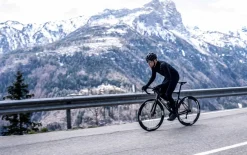 UltralekkakurtkarowerowaRogelliDISTANCEbezocieplenia,czarna