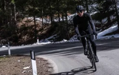 UltralekkakurtkarowerowaRogelliDISTANCEbezocieplenia,czarna