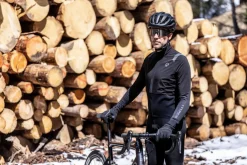 UltralekkakurtkarowerowaRogelliDISTANCEbezocieplenia,czarna