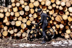 UltralekkakurtkarowerowaRogelliDISTANCEbezocieplenia,czarna