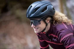 UltralekkikaskrowerowyRogelliCUORAzmatowąpowierzchnią,czarny