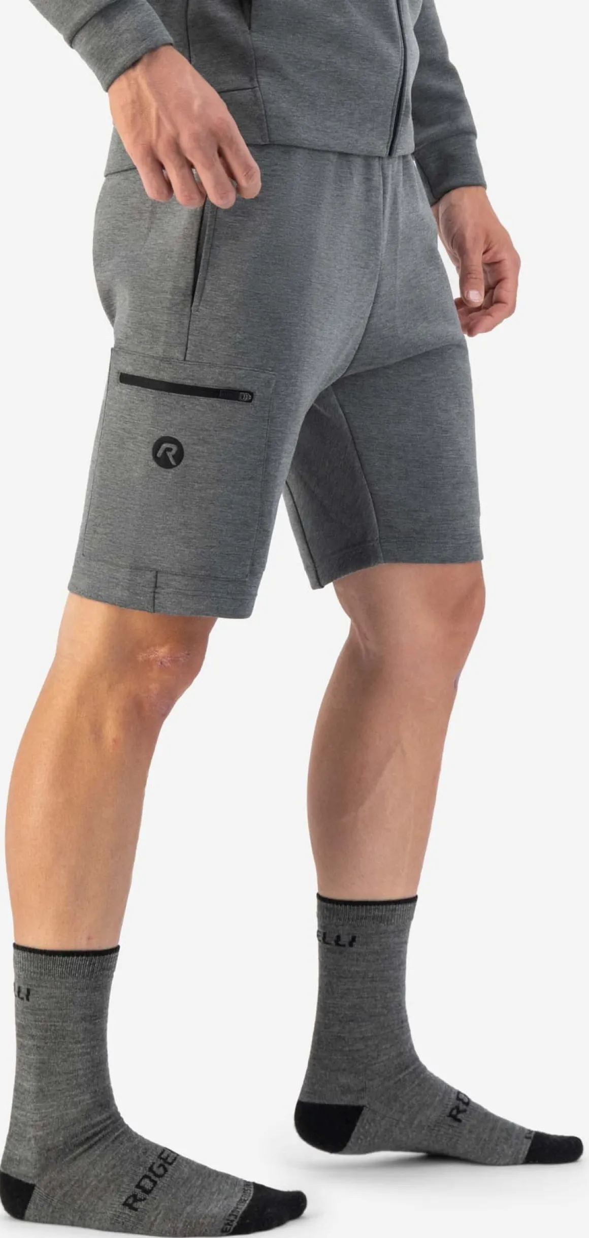 WygodnespodenkiroweroweTRAINING2.0oluźnymkroju,szare